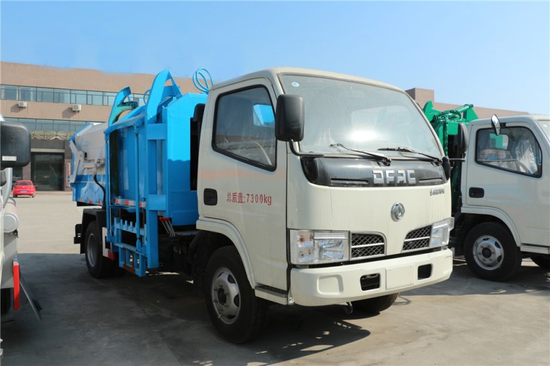 東風多利卡(5方)CLW5070ZDJD5側(cè)裝壓縮式垃圾車